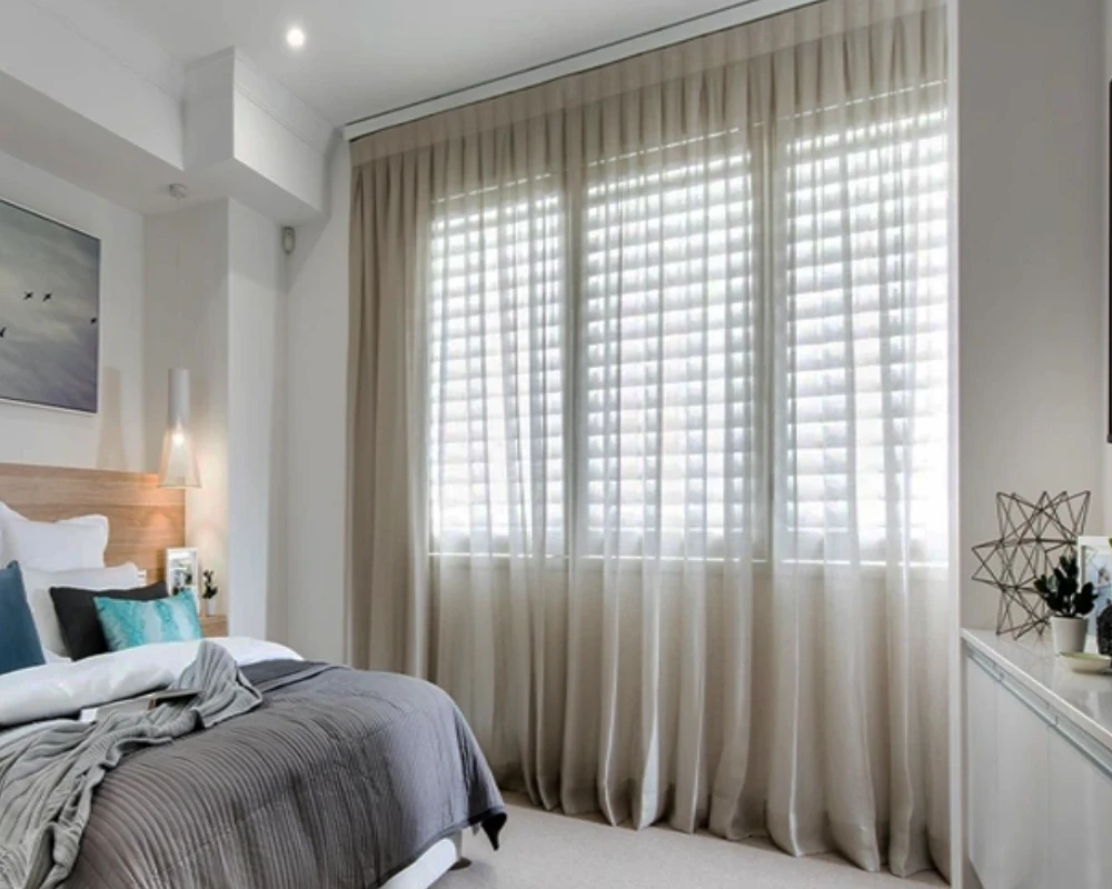 Beige curtains Dubai custom-made window decor for contemporary UAE homes.